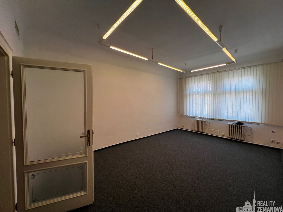 Pronájem kanceláře 29 m², Praha