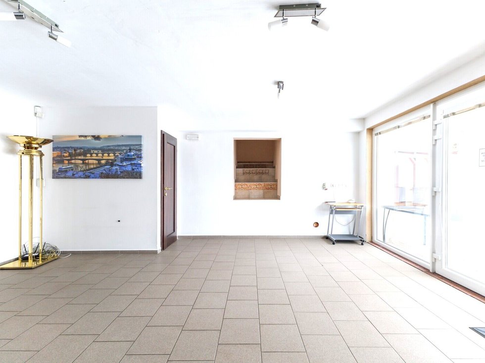 Pronájem kanceláře 67 m², Praha
