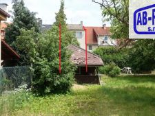 Menší RD se zastavitelnou zahradou Zbuzany v J. Hr