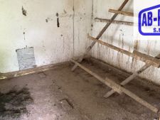 ZASTAVITELNÝ pozemek se zahradou na okraji Kunžaku