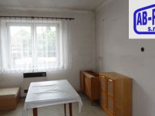 Menší RD se zastavitelnou zahradou Zbuzany v J. Hr