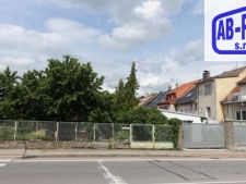 Menší RD se zastavitelnou zahradou Zbuzany v J. Hr