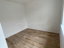 Pronájem nadstandardního nového bytu 2+kk v širším centru českých Budějovic v Nové ulici