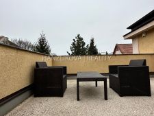Pronájem  mezonetového bytu 3+kk s terasou a balkonem ve vile v Havlíčkově kolonii