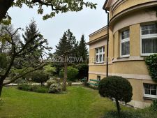 Pronájem  mezonetového bytu 3+kk s terasou a balkonem ve vile v Havlíčkově kolonii
