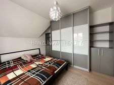 Pronájem  mezonetového bytu 3+kk s terasou a balkonem ve vile v Havlíčkově kolonii
