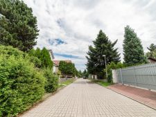 Novostavba Zelene? kaska?dy Praha 9  Pasecka?.jpg