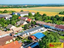 Pohled na objekt z dronu- Hrabětice - pronájem kom