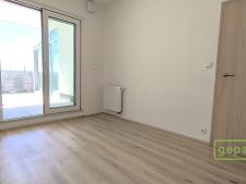 Ložnice se vstupem na terasu
