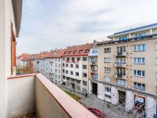 balkón s balkón