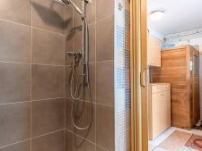 Přízemí - sprcha u sauny