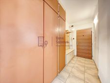 IMG_20250610_155331_2_5_7_Fusion-Interior.jpg