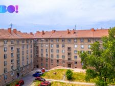 DŮM