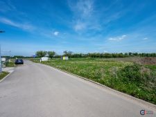 Prodej pozemku 950 m² - Pardubice, Dubany