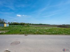 Prodej pozemku 950 m² - Pardubice, Dubany