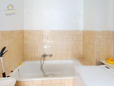 Benatky-nad-Jizerou-Bathroom 2.jpg