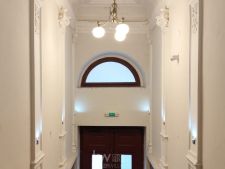 Vstup do budovy/ Building entrance