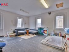 Obývací pokoj bytu před rekonstrukcí