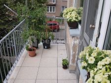 1741631234-uqaqifpefz-balkon1