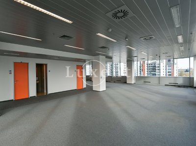 Pronájem kanceláře 300 m² Praha