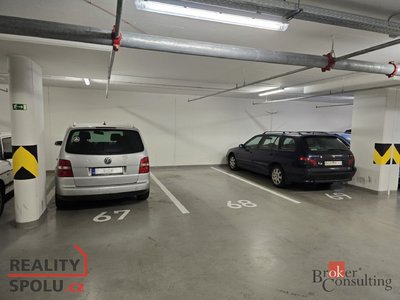 Prodej parkovacího místa, 15m²