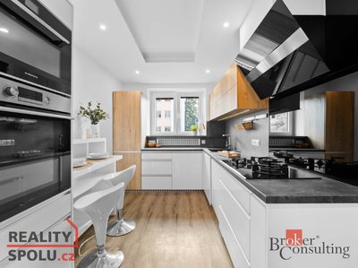 Pronájem bytu 2+1 57 m² Hradec Králové