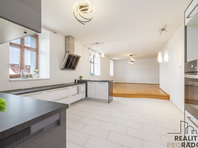 Prodej rodinného domu, 223m²
