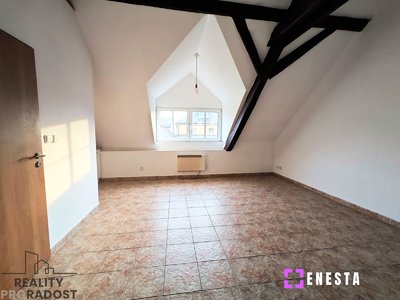 Pronájem bytu 1+kk, garsoniery 24 m² Tursko