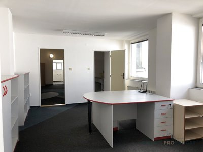 Pronájem kanceláře 128 m² Hrušky