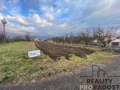 Prodej stavební parcely 994 m² Velký Týnec