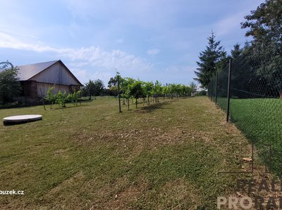 Prodej stavební parcely 856 m² Loukov