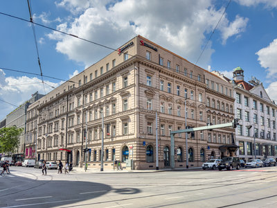 Pronájem kanceláře, 240m²