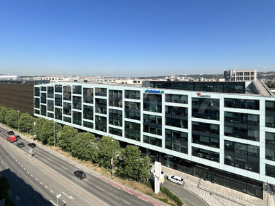 Pronájem kanceláře, 595m²