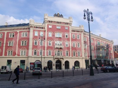 Pronájem kanceláře, 697m²
