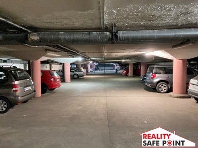 Pronájem parkovacího místa 17 m² Plzeň