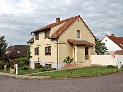 Prodej rodinného domu, 190m²