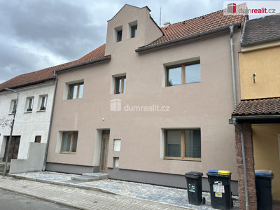 Prodej rodinného domu, 204m²