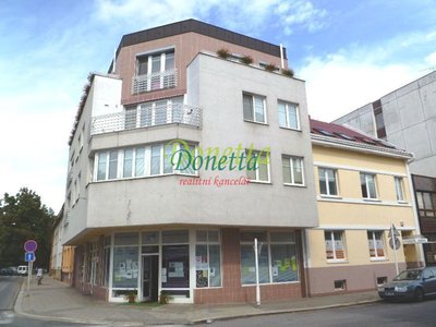 Pronájem bytu 1+kk, garsoniery 40 m² Hradec Králové