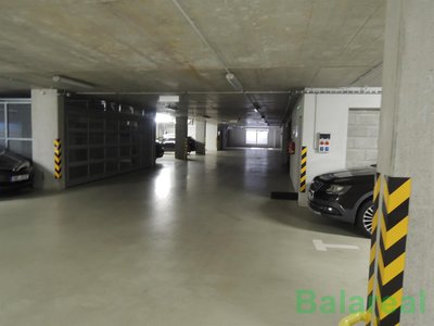 Pronájem parkovacího místa 18061 m² Brno
