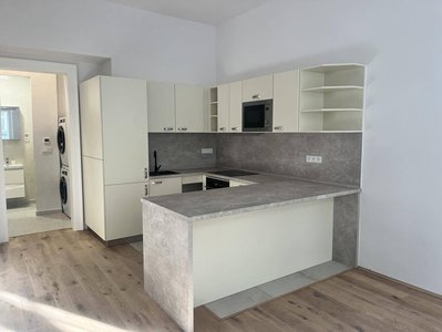 Pronájem bytu 2+kk 57 m² Praha