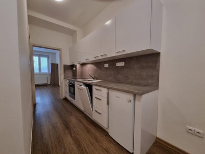 Pronájem bytu 1+kk, garsoniery 39 m² Hradec Králové