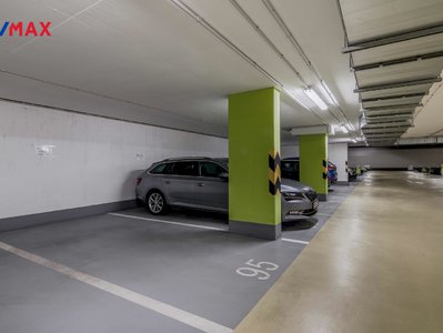 Pronájem parkovacího místa, 13m²