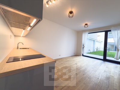 Pronájem bytu 1+kk, garsoniery 33 m² Praha