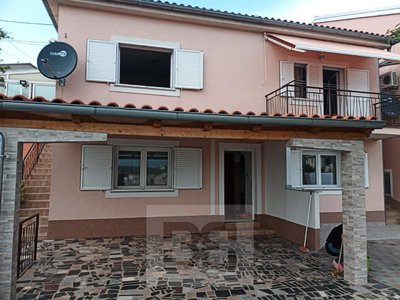 Prodej rodinného domu, 250m²
