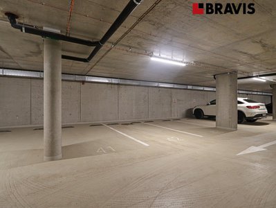 Pronájem parkovacího místa 20 m² Brno