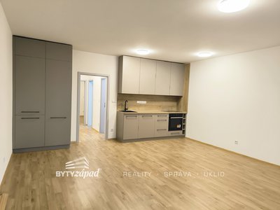 Pronájem bytu 2+kk, 67m²