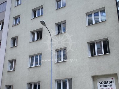 Pronájem parkovacího místa 25 m² Brno