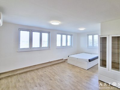 Pronájem bytu 2+kk 54 m² Brno