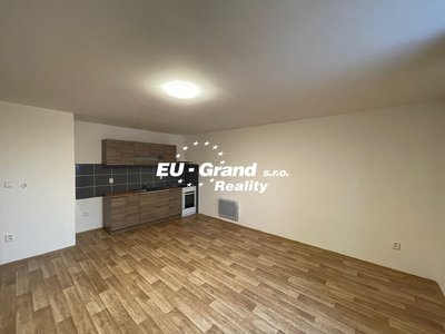 Pronájem bytu 1+kk, garsoniery, 35m²