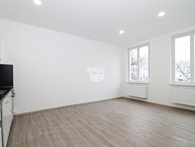 Pronájem bytu 1+kk, garsoniery 32 m² Jihlava